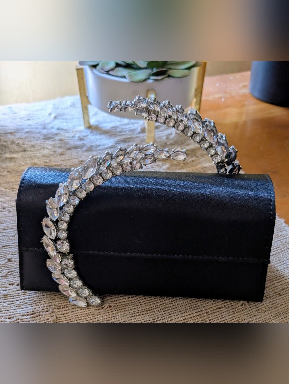 Verano Hill Belle Handbag in Black - Picture 7 of 13